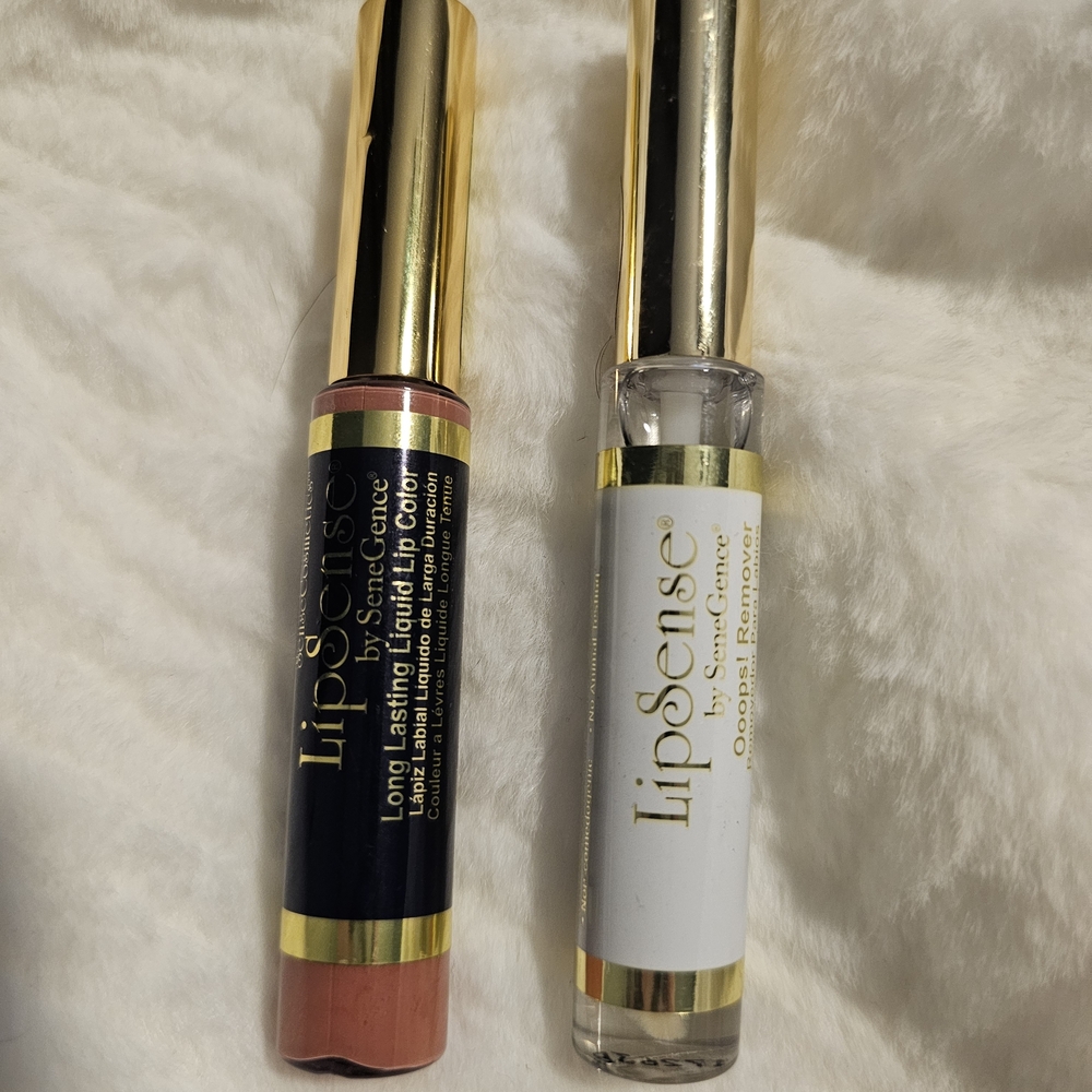 Lipsense Long Lasting Liquid Color in Apple Cider plus Ooops! Remover